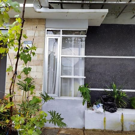 Homestay Srikandi Garut Exterior photo