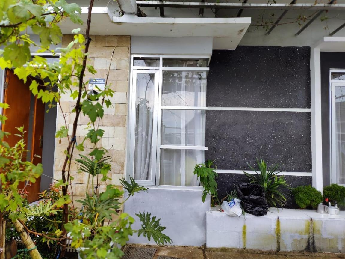 Homestay Srikandi Garut Exterior photo